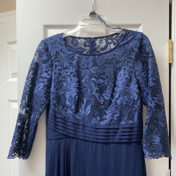 NWT - Alex Evenings Lace Top, Empire Waist, Long Chiffon Gown - Picture 4 of 8